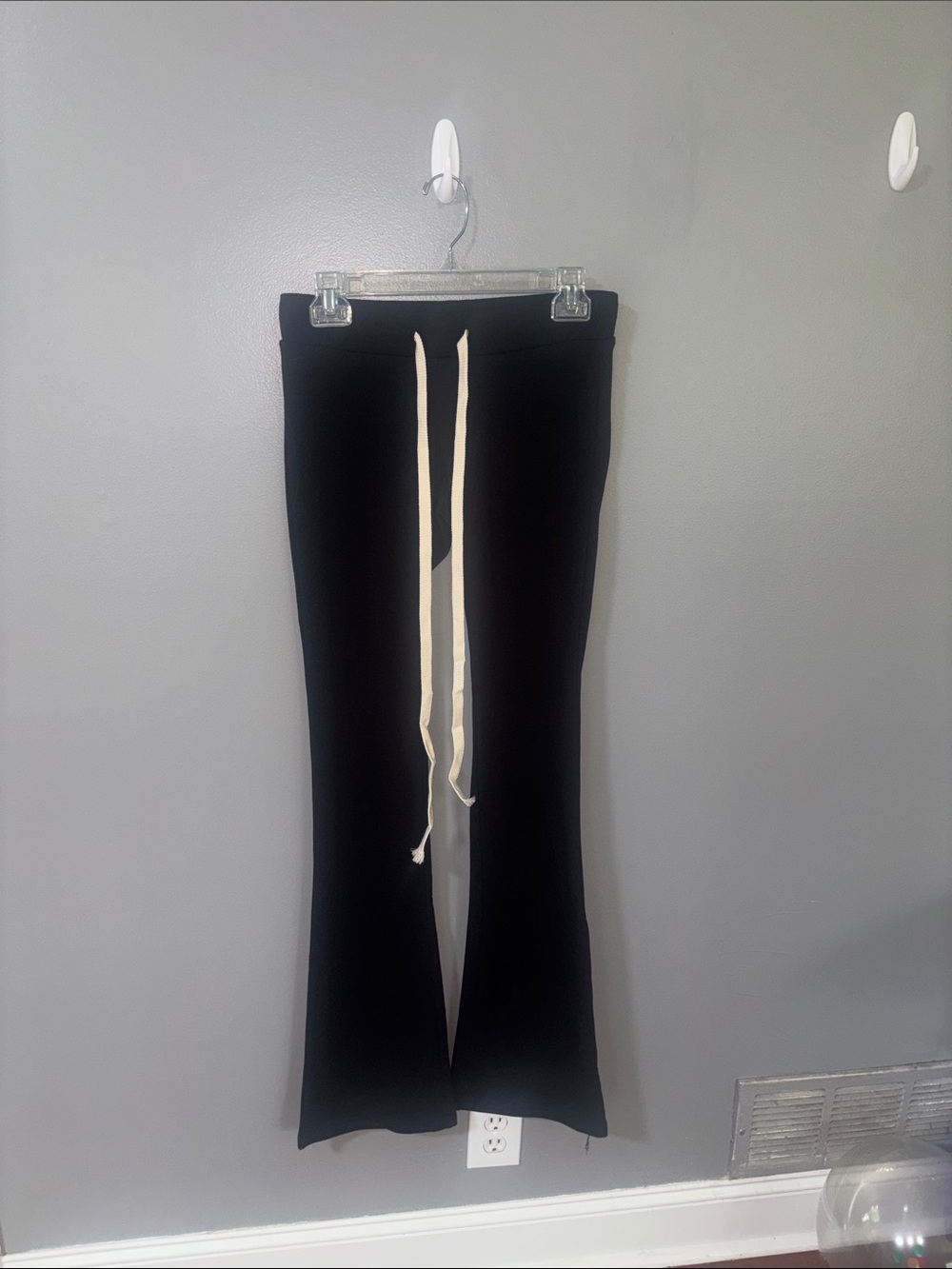 Body by raven Tracy medium pants NWT